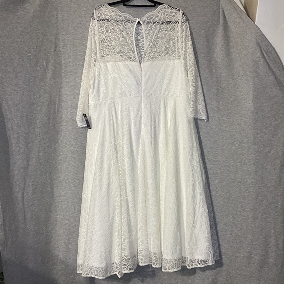 NWT Torrid Ivory Strech Lace Wedding Dress Size 24 - Picture 4 of 14